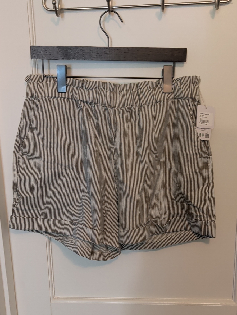 NWT Known Supply women's pinstripe shorts, size XL